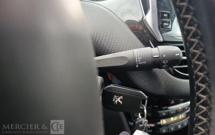 PEUGEOT 208 1.5 BLUEHDI 100 ALLURE BUSINESS GRIS FB-790-WX