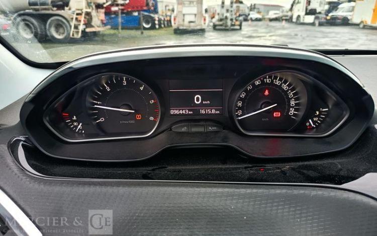 PEUGEOT 208 1.5 BLUEHDI 100 ALLURE BUSINESS GRIS FB-790-WX