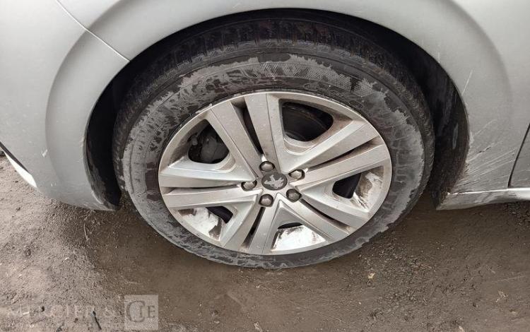 PEUGEOT 208 1.5 BLUEHDI 100 ALLURE BUSINESS GRIS FB-790-WX