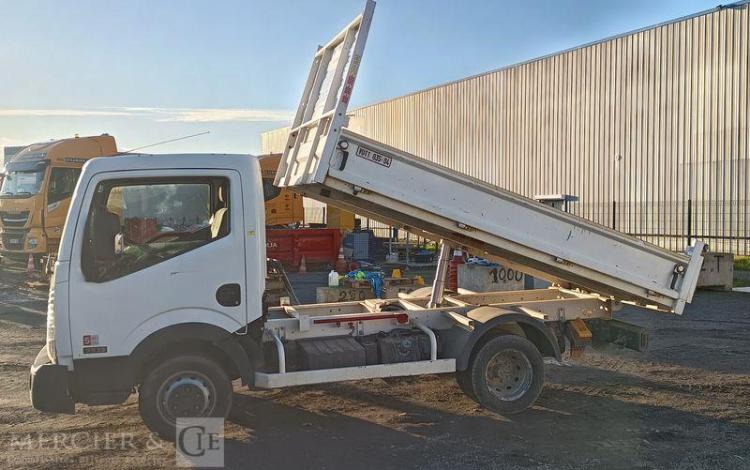 NISSAN NT400 CABSTAR 3,0 TD 16V 130ch AVEC BENNE – DIESEL – 71136 KMS – ANNEE 2019 BLANC FD-097-GH