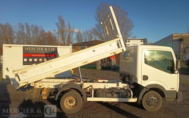 NISSAN NT400 CABSTAR 3,0 TD 16V 130ch AVEC BENNE – DIESEL – 71136 KMS – ANNEE 2019 BLANC FD-097-GH
