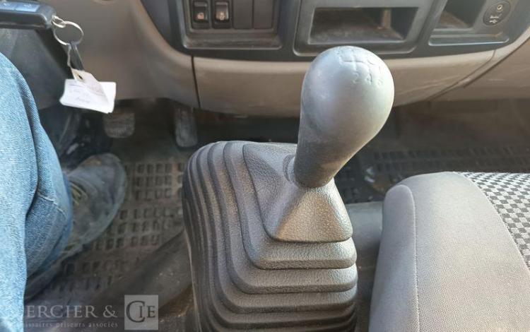 NISSAN NT400 CABSTAR 3,0 TD 16V 130ch AVEC BENNE – DIESEL – 71136 KMS – ANNEE 2019 BLANC FD-097-GH