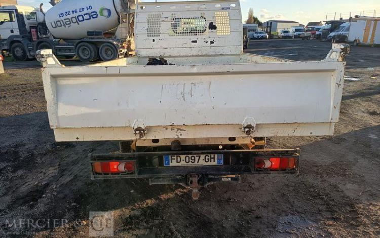 NISSAN NT400 CABSTAR 3,0 TD 16V 130ch AVEC BENNE – DIESEL – 71136 KMS – ANNEE 2019 BLANC FD-097-GH