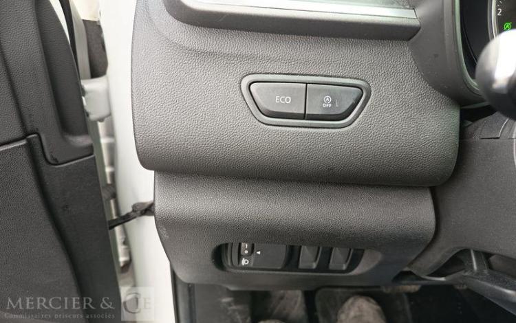 RENAULT KADJAR 1,2 TCE 130 ENERGY INTENS EDC – ESSENCE – 79652 KMS – ANNEE 2018 BLANC FD-884-HT