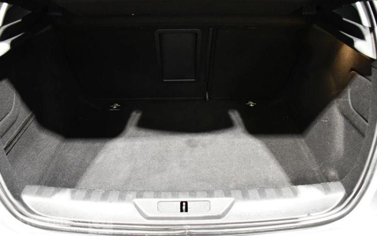 PEUGEOT 308 BUSINESS BLUEHDI 130 S&S GRIS FE-101-AD