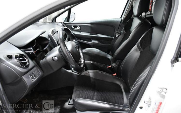 RENAULT CLIO ESTATE 90CH INTENS BLANC FE-238-AK