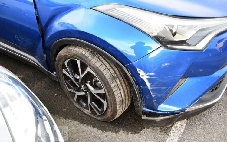 TOYOTA C-HR BLEU FF-272-CQ