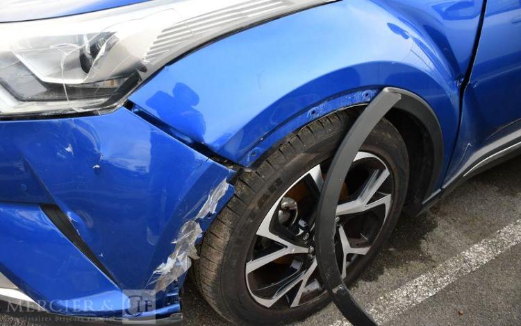TOYOTA C-HR BLEU FF-272-CQ