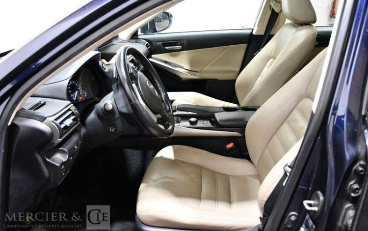 LEXUS IS BLEU FF-286-FM