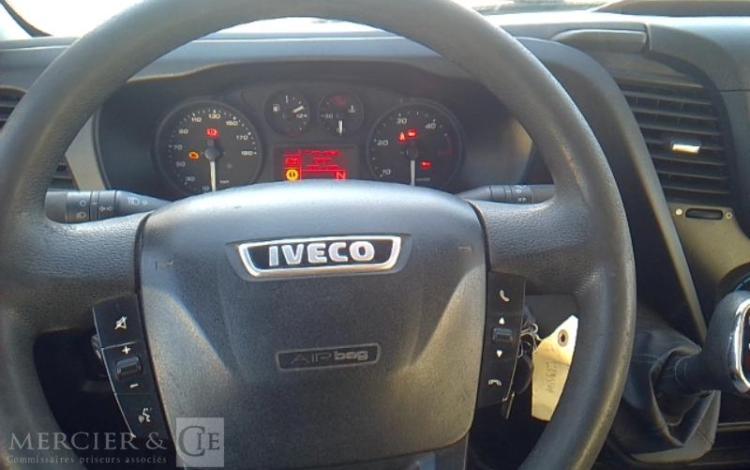 IVECO 35-140 FOURGON BLANC FF-395-CY