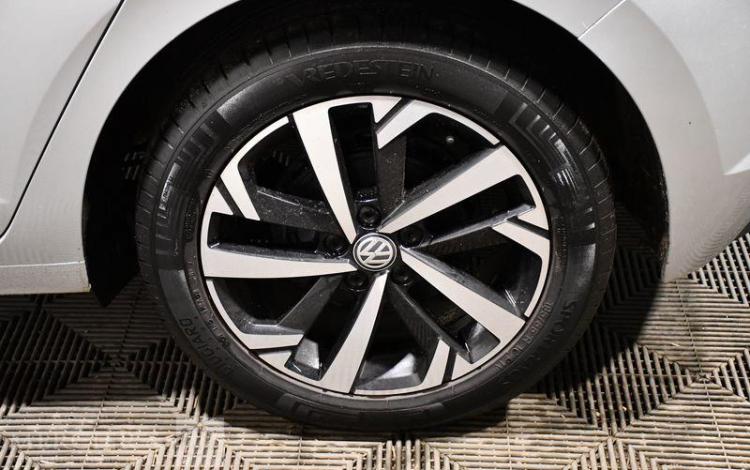 VOLKSWAGEN POLO    1,0 TSI 95 CONNECT GRIS FF-524-DS