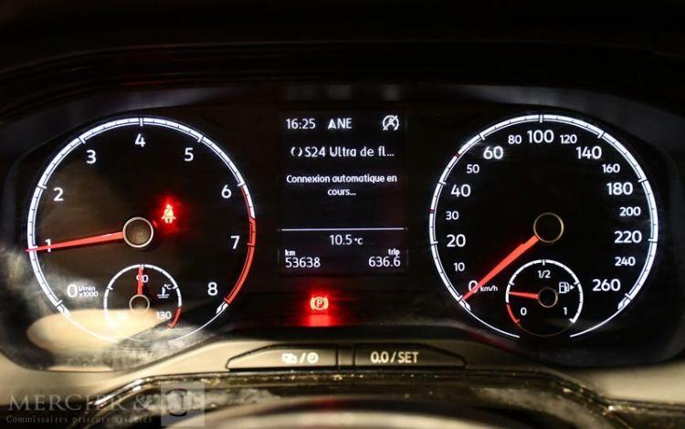 VOLKSWAGEN POLO    1,0 TSI 95 CONNECT GRIS FF-524-DS