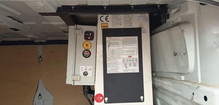 RENAULT TRAFIC III 1,6 DCI 16V ENERGY DIESEL AVEC NACELLE KLUBB K21 – 9 M – 1201 HEURES BLANC FG-256-YR