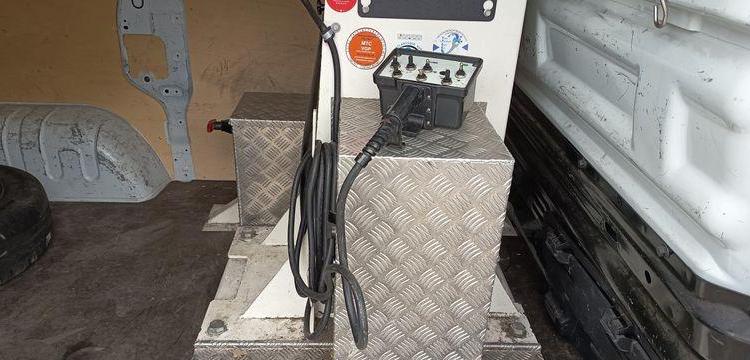 RENAULT TRAFIC III 1,6 DCI 16V ENERGY DIESEL AVEC NACELLE KLUBB K21 – 9 M – 1201 HEURES BLANC FG-256-YR