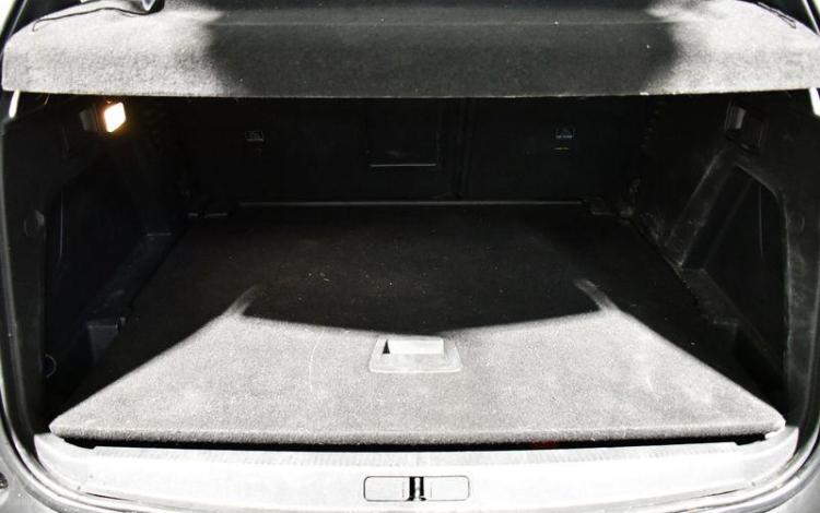 PEUGEOT 3008 1,2 E-THP ACTIVE VERT FG-363-RQ