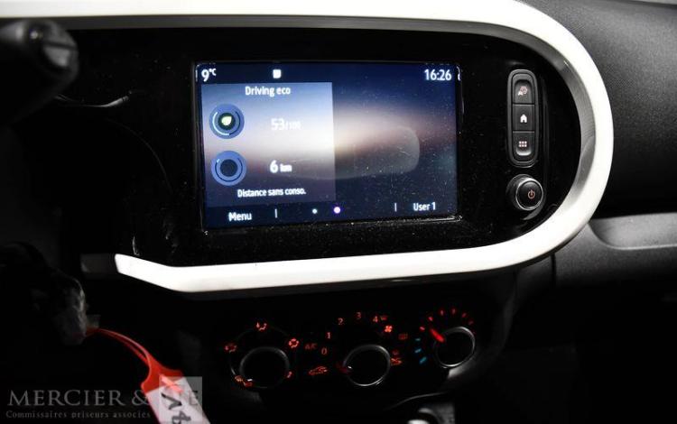 RENAULT TWINGO INTENS TCE 95 GRIS FH-682-CA