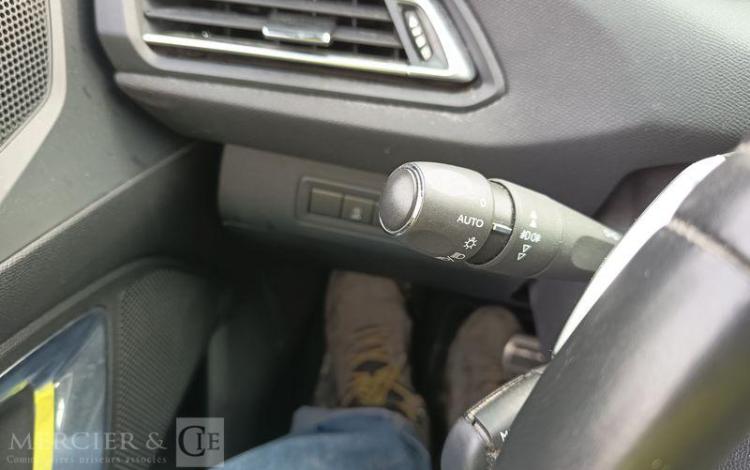 PEUGEOT 308 SW 1,6 BLUEHDI 120 S&S GT LINE – DIESEL – 136797 KMS – ANNEE 2019 BLANC FK-093-FB