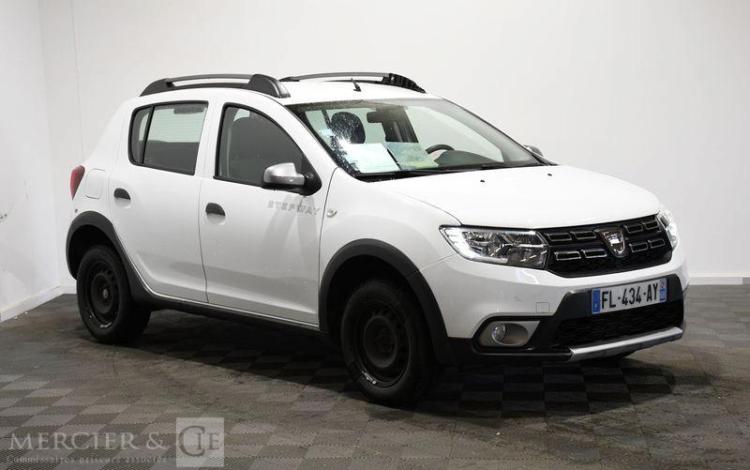 DACIA SANDERO STEPWAY BLUE DCI 95 BLANC FL-434-AY