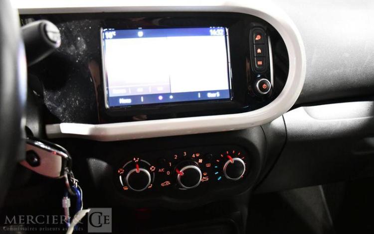RENAULT TWINGO 0.9 TCE 90ch INTENS EDC GRIS FL-780-TA
