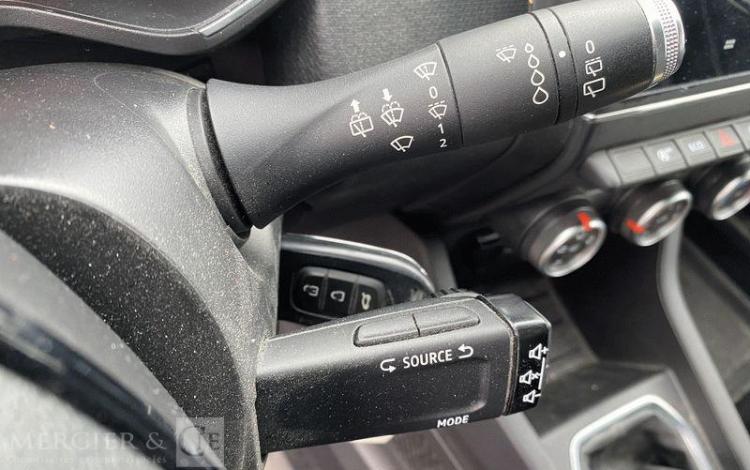 RENAULT CLIO STE 85CH AIR NAV BLANC FN-409-HJ