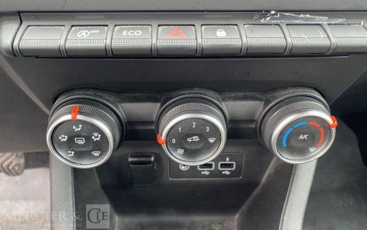 RENAULT CLIO STE 85CH AIR NAV BLANC FN-409-HJ