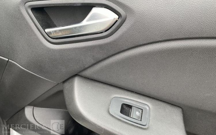 RENAULT CLIO STE 85CH AIR NAV BLANC FN-409-HJ