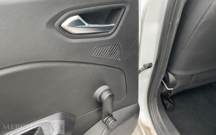 RENAULT CLIO STE 85CH AIR NAV BLANC FN-409-HJ