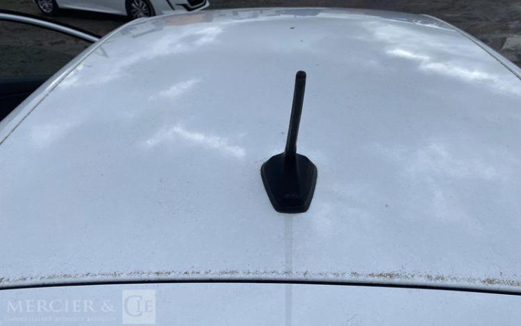 RENAULT CLIO STE 85CH AIR NAV BLANC FN-409-HJ