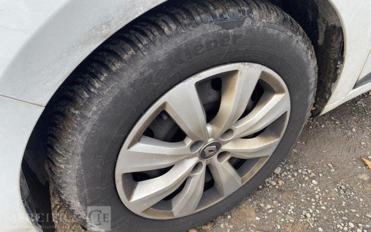 RENAULT CLIO STE 85CH AIR NAV BLANC FN-409-HJ