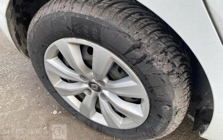 RENAULT CLIO STE 85CH AIR NAV BLANC FN-409-HJ