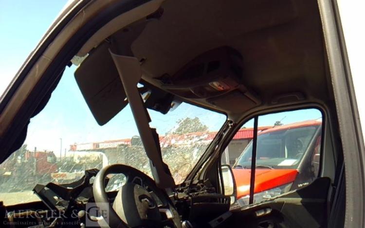 RENAULT MASTER BENNE SIMPLE CABINE COFFRE – EN L ETAT – ACCIDENTE INCENDIE BLANC FN-878-RX