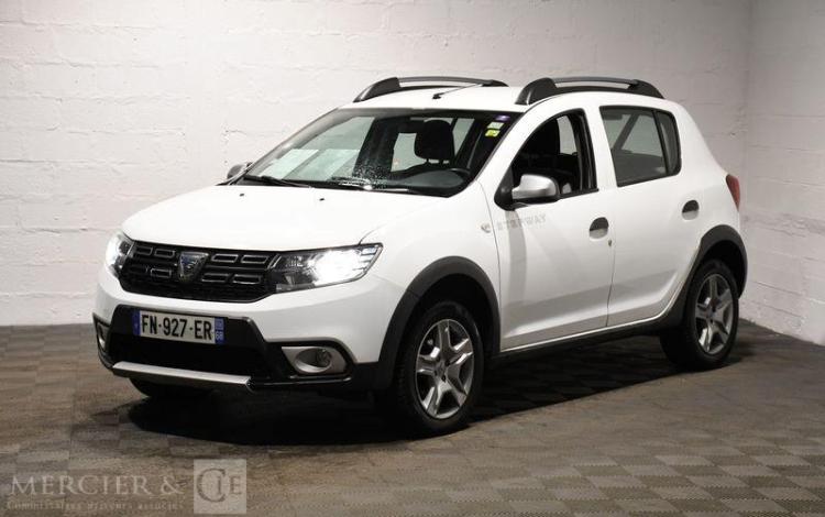 DACIA SANDERO STEPWAY BLUE DCI 95  FN-927-ER