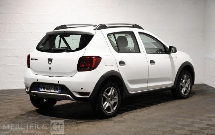 DACIA SANDERO STEPWAY BLUE DCI 95  FN-927-ER