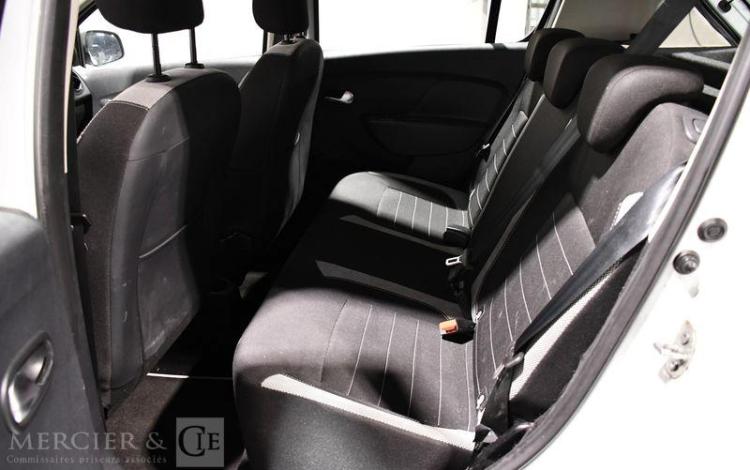 DACIA SANDERO STEPWAY BLUE DCI 95  FN-927-ER