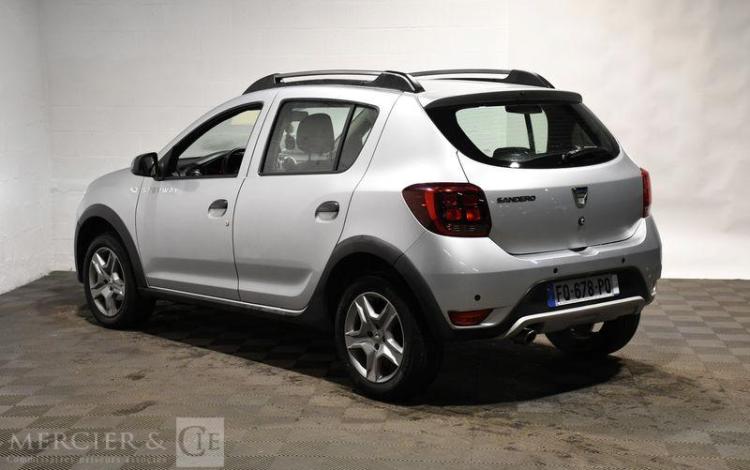 DACIA SANDERO STEPWAY ECO-G 100 GRIS FQ-678-PQ