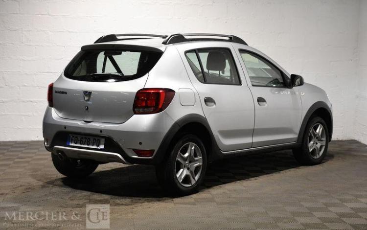 DACIA SANDERO STEPWAY ECO-G 100 GRIS FQ-678-PQ