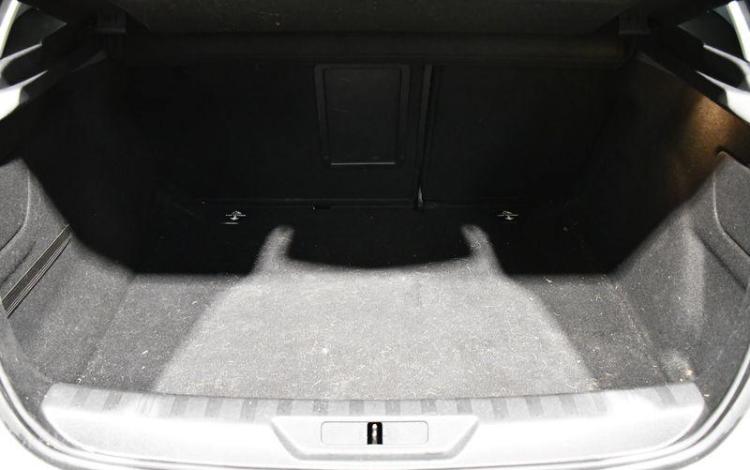 PEUGEOT 308 1,5 BLUEHDI BLANC FR-025-RT