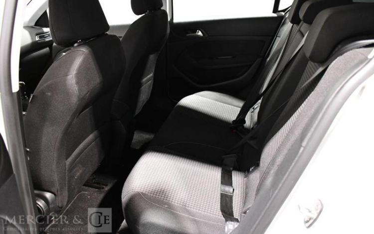 PEUGEOT 308 1,5 BLUEHDI BLANC FR-025-RT