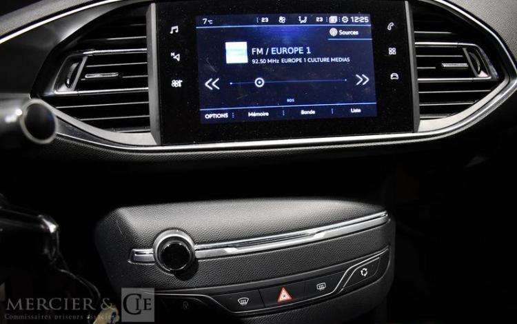 PEUGEOT 308 1,5 BLUEHDI BLANC FR-025-RT