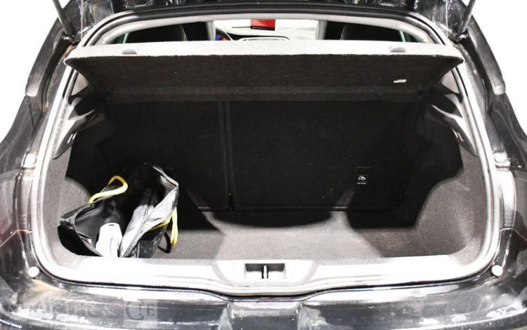 RENAULT MEGANE BERLINE INTENS TCE 140 FAP NOIR FR-409-EQ