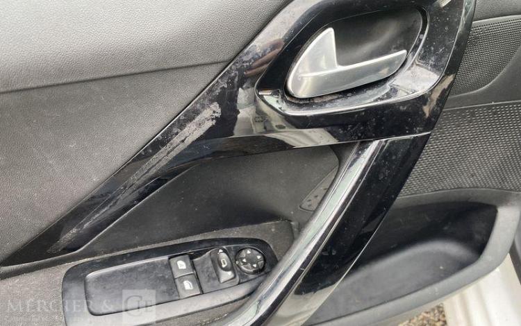 PEUGEOT 208 AFF 100CH PREMIUM PACK BLANC FR-602-LK