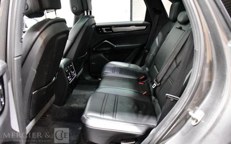 PORSCHE CAYENNE 3,0 e-HYBRID GRIS FR-890-JV