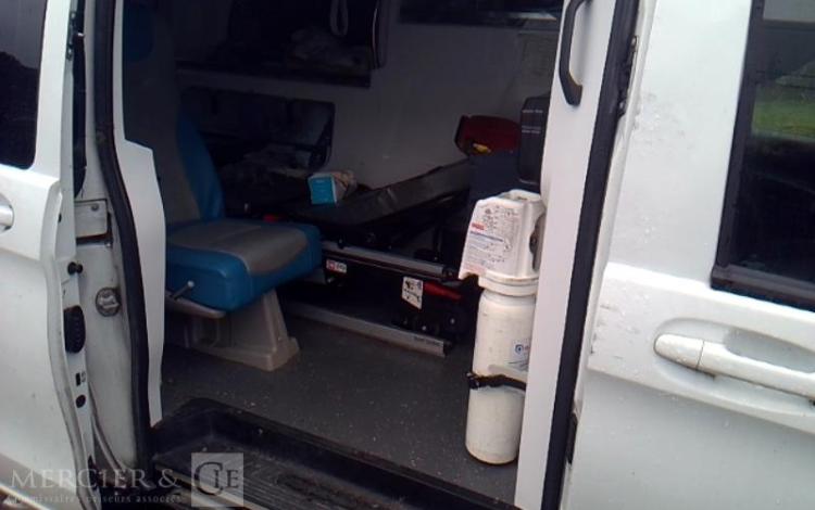 MERCEDES VITO 114 CDI 2.1 CDI 16V 136CV AMBULANCE BLANC FR-979-ZN