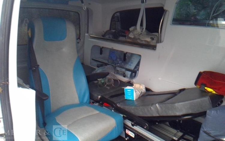 MERCEDES VITO 114 CDI 2.1 CDI 16V 136CV AMBULANCE BLANC FR-979-ZN