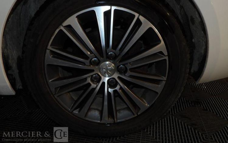 PEUGEOT 308 SW 1,5 BLUEHDI 130 ALLURE BUSINESS BLANC FT-306-XT