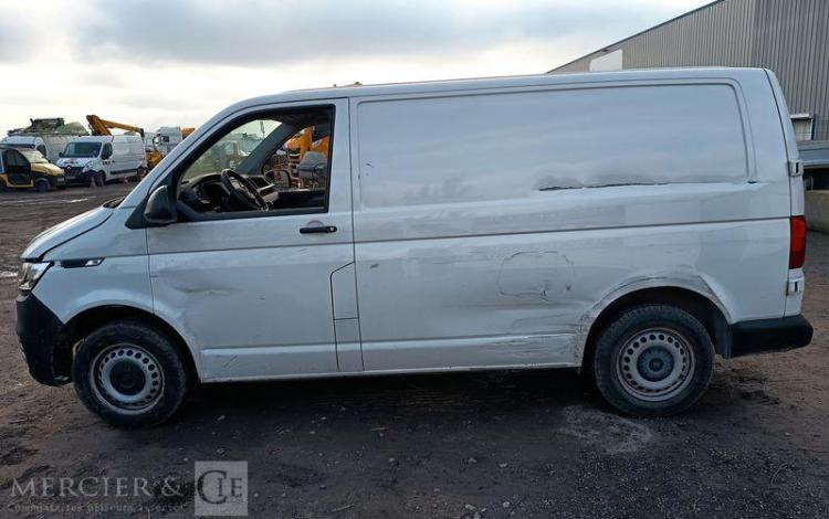 VOLKSWAGEN TRANSPORTER  FV-667-HN