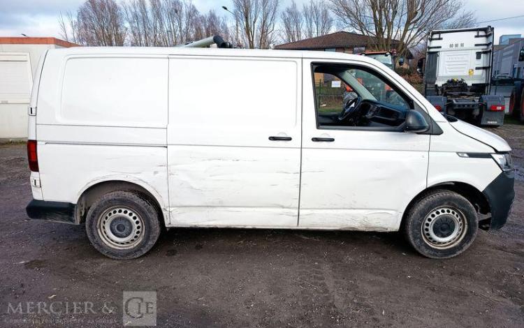 VOLKSWAGEN TRANSPORTER  FV-667-HN