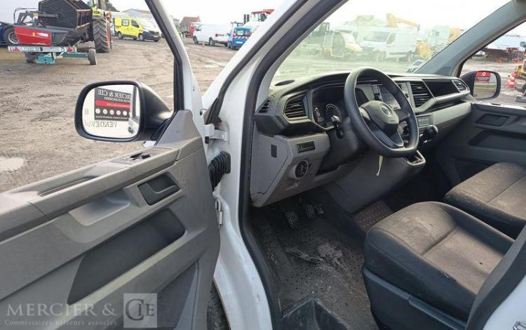 VOLKSWAGEN TRANSPORTER  FV-667-HN