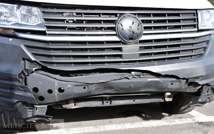 VOLKSWAGEN TRANSPORTER BLANC FV-669-HN