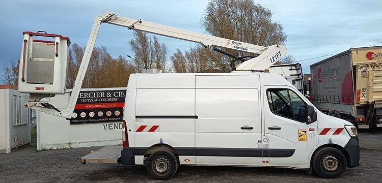 RENAULT MASTER L2H2 2,3 DCI AVEC  NACELLE 121F – 10 M – 764 HEURES BLANC FW-090-XD